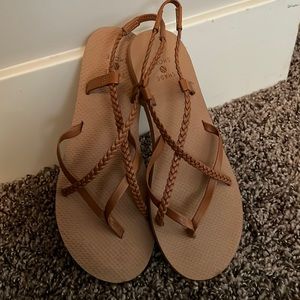 Cute sandals! Women’s size 6